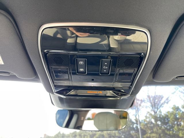 Used 2023 Land Rover Range Rover SE image 31