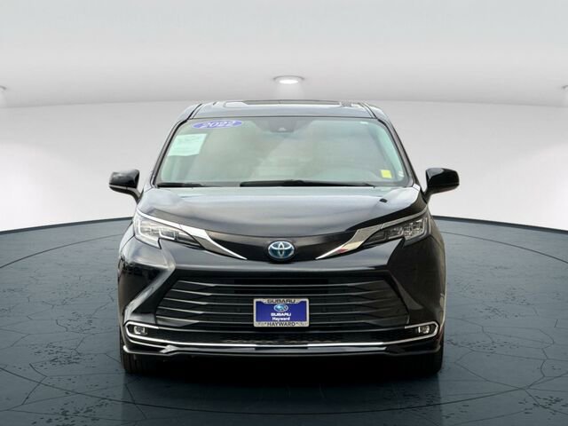 Used 2022 Toyota Sienna XLE image 9