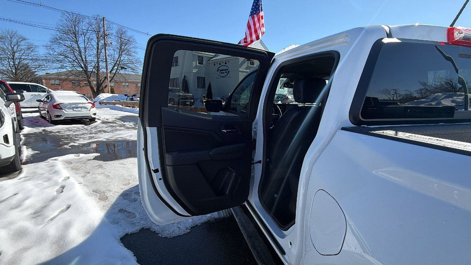 New 2025 GMC Canyon Elevation w/ Convenience Package image 30