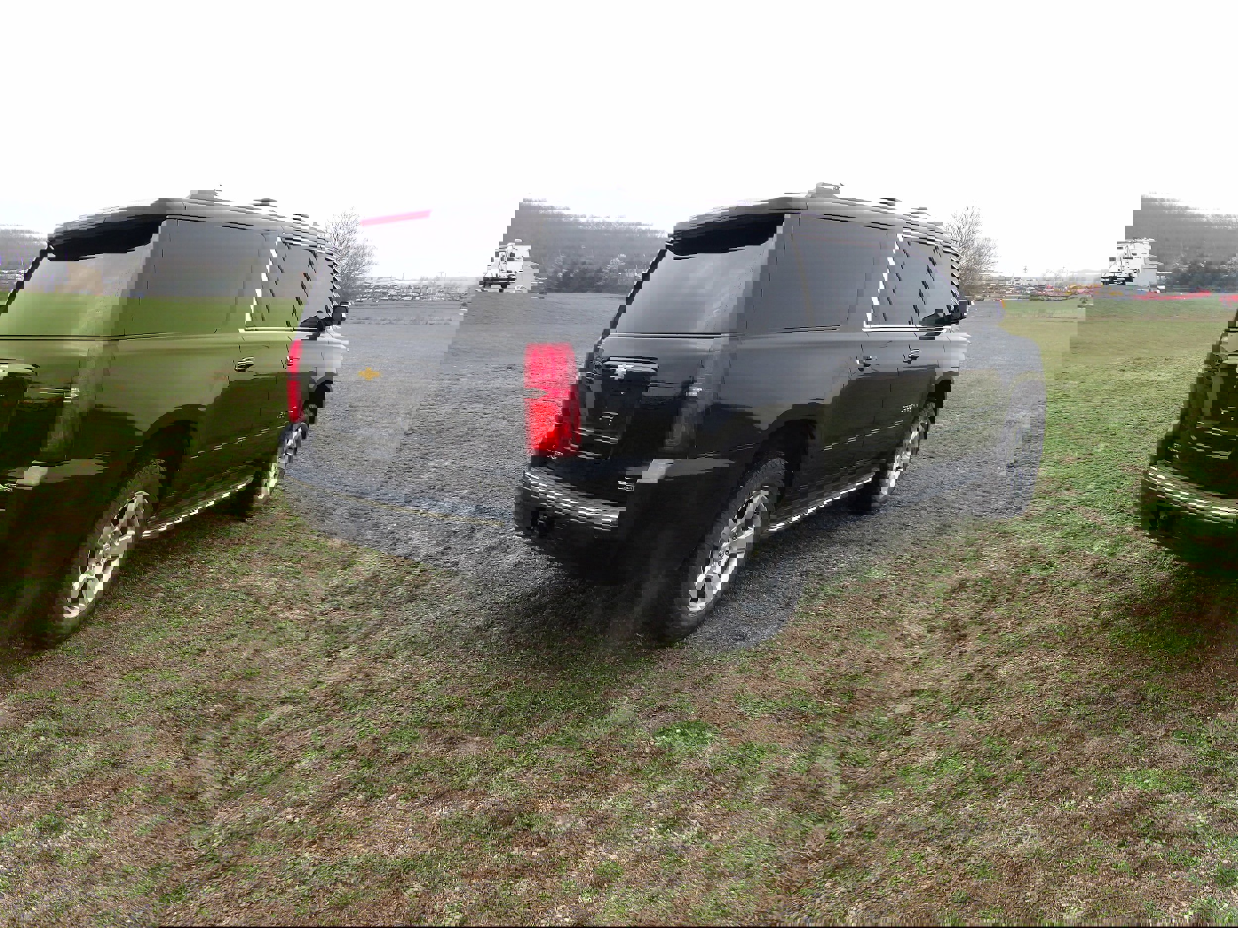 Used 2018 Chevrolet Suburban Premier image 6