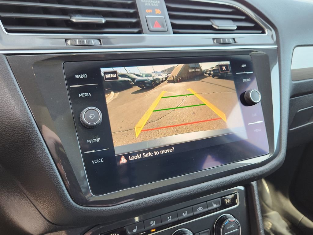 Used 2018 Volkswagen Tiguan SE w/ Panoramic Sunroof Package image 8