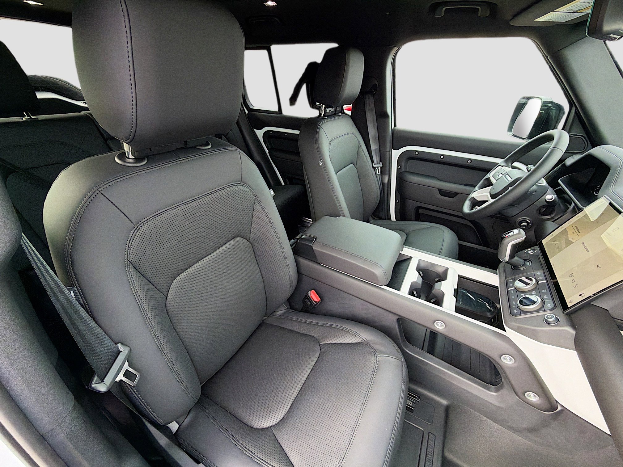 New 2026 Land Rover Defender 110 X-Dynamic SE image 13