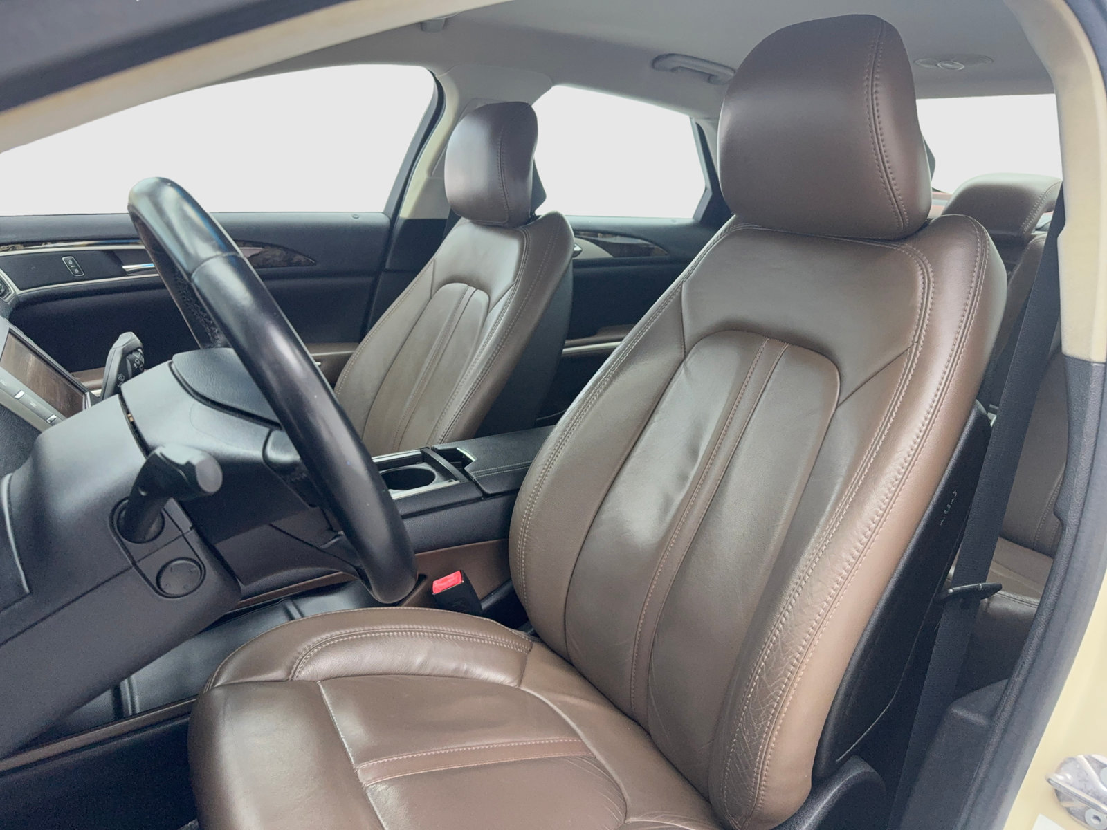 Used 2016 Lincoln MKZ Hybrid w/ Equipment Group 500A Select FWD image 18