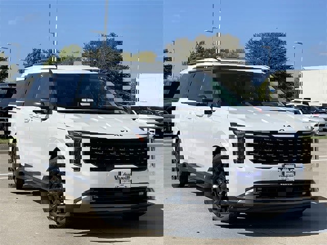 Used 2026 Kia Carnival SX Prestige image 2