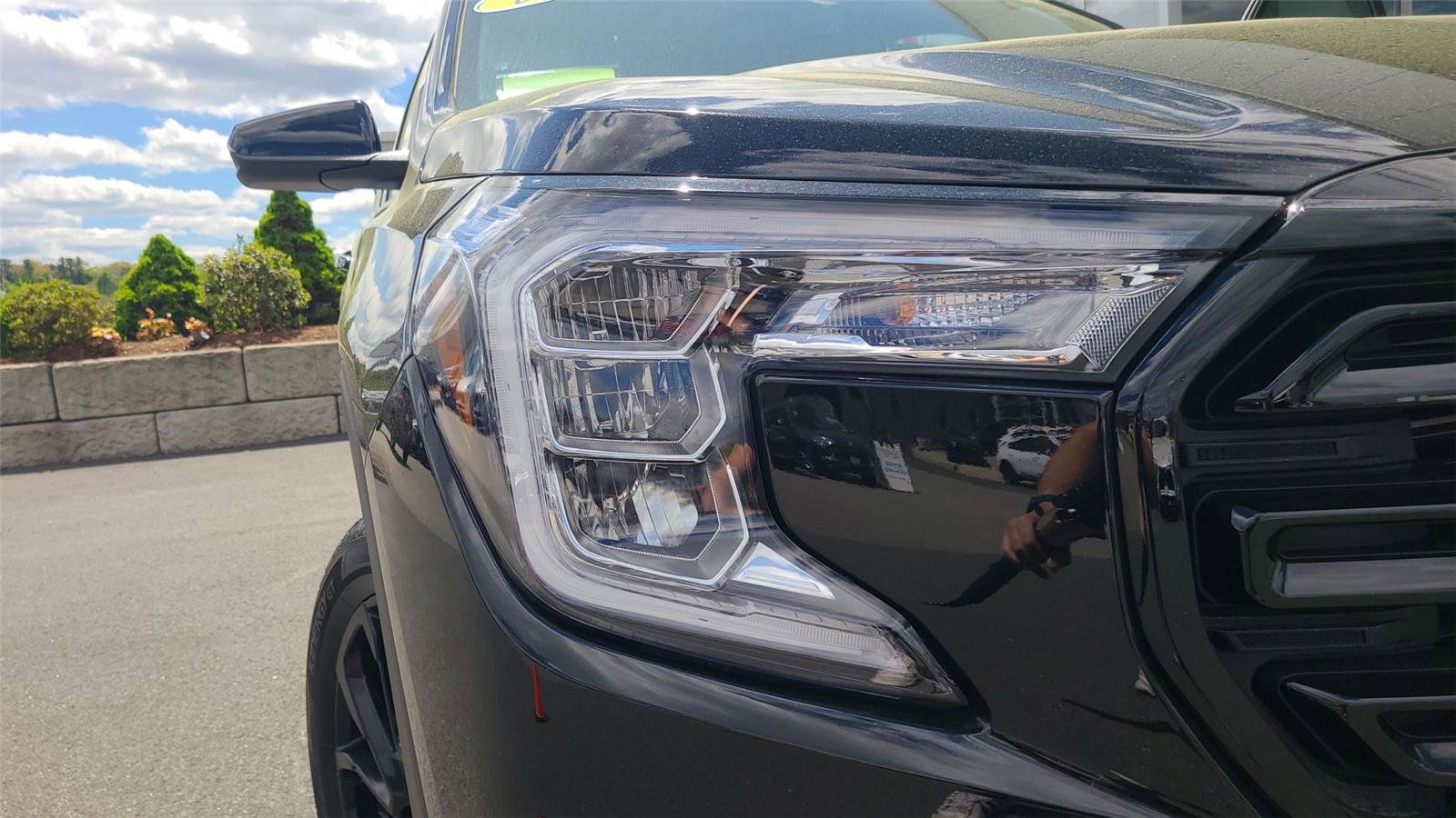 Used 2023 GMC Terrain SLT w/ Elevation Edition AWD/4WD image 2