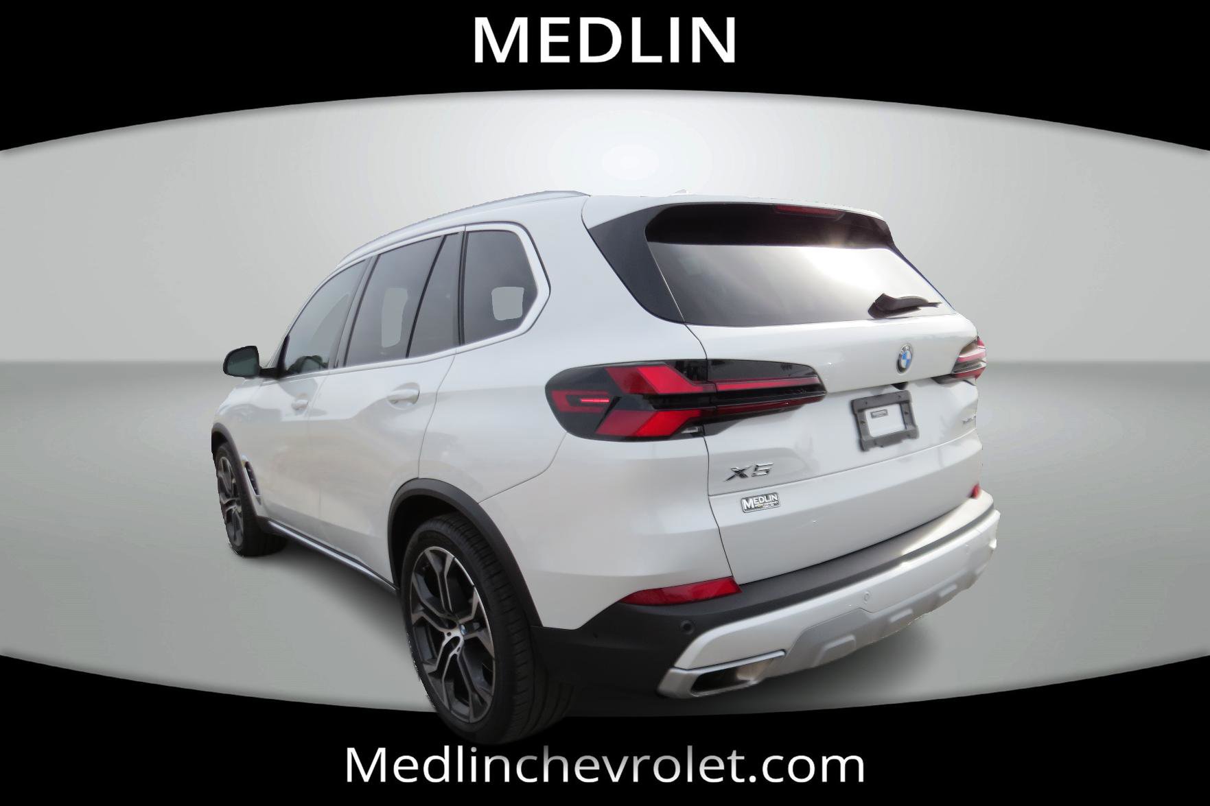 Used 2024 BMW X5 xDrive40i w/ Premium Package image 5