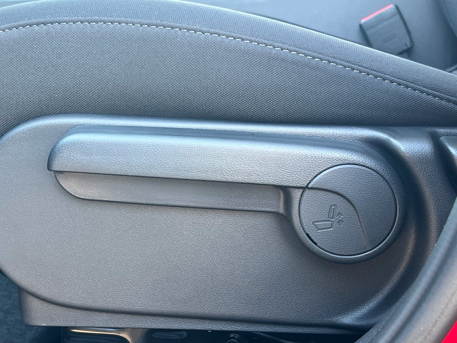 New 2027 Hyundai Kona SE FWD image 23
