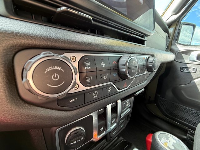 Used 2025 Jeep Wrangler Sport AWD/4WD image 19