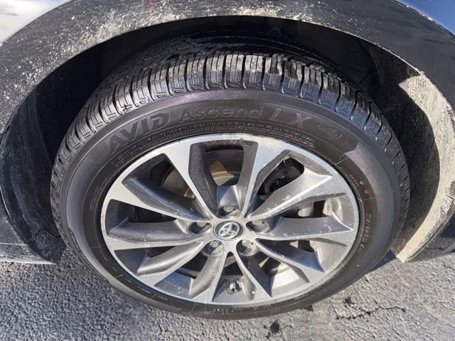 Used 2018 Toyota Avalon XLE Premium w/ All Weather Liner Package image 26
