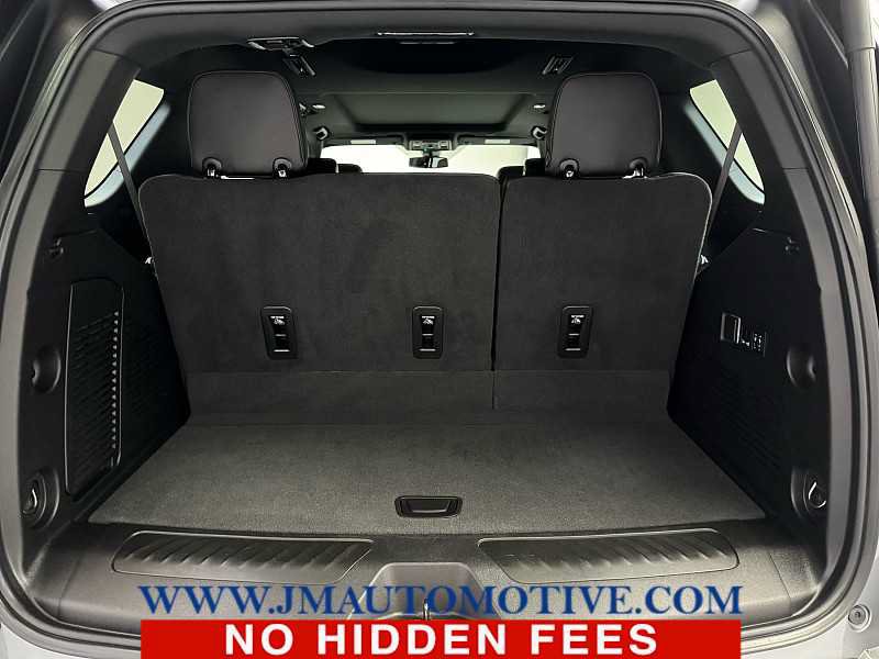 Used 2022 Chevrolet Tahoe LT w/ Luxury Package AWD/4WD image 18