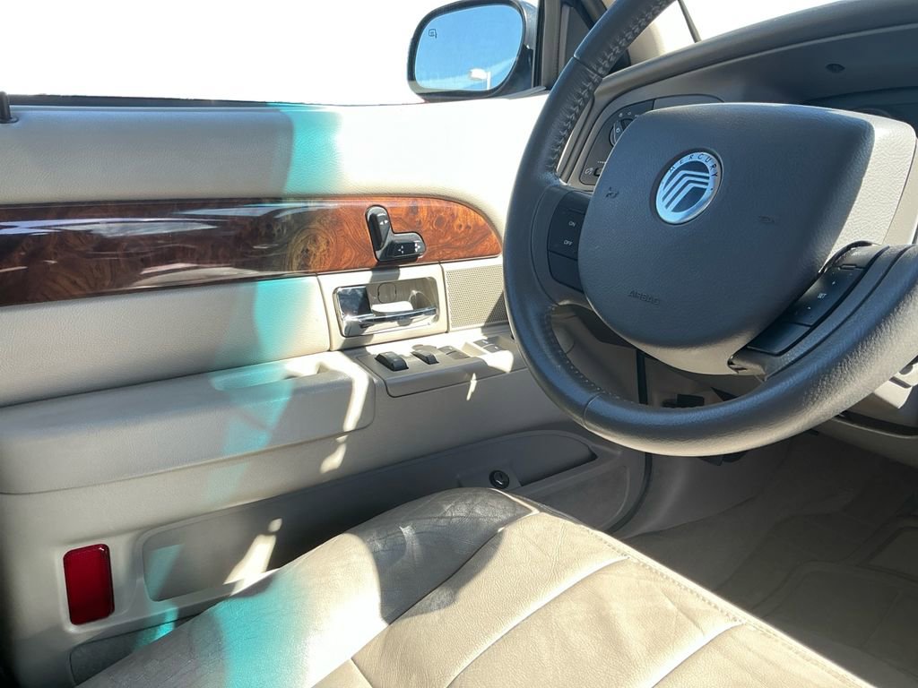 Used 2010 Mercury Grand Marquis LS image 19