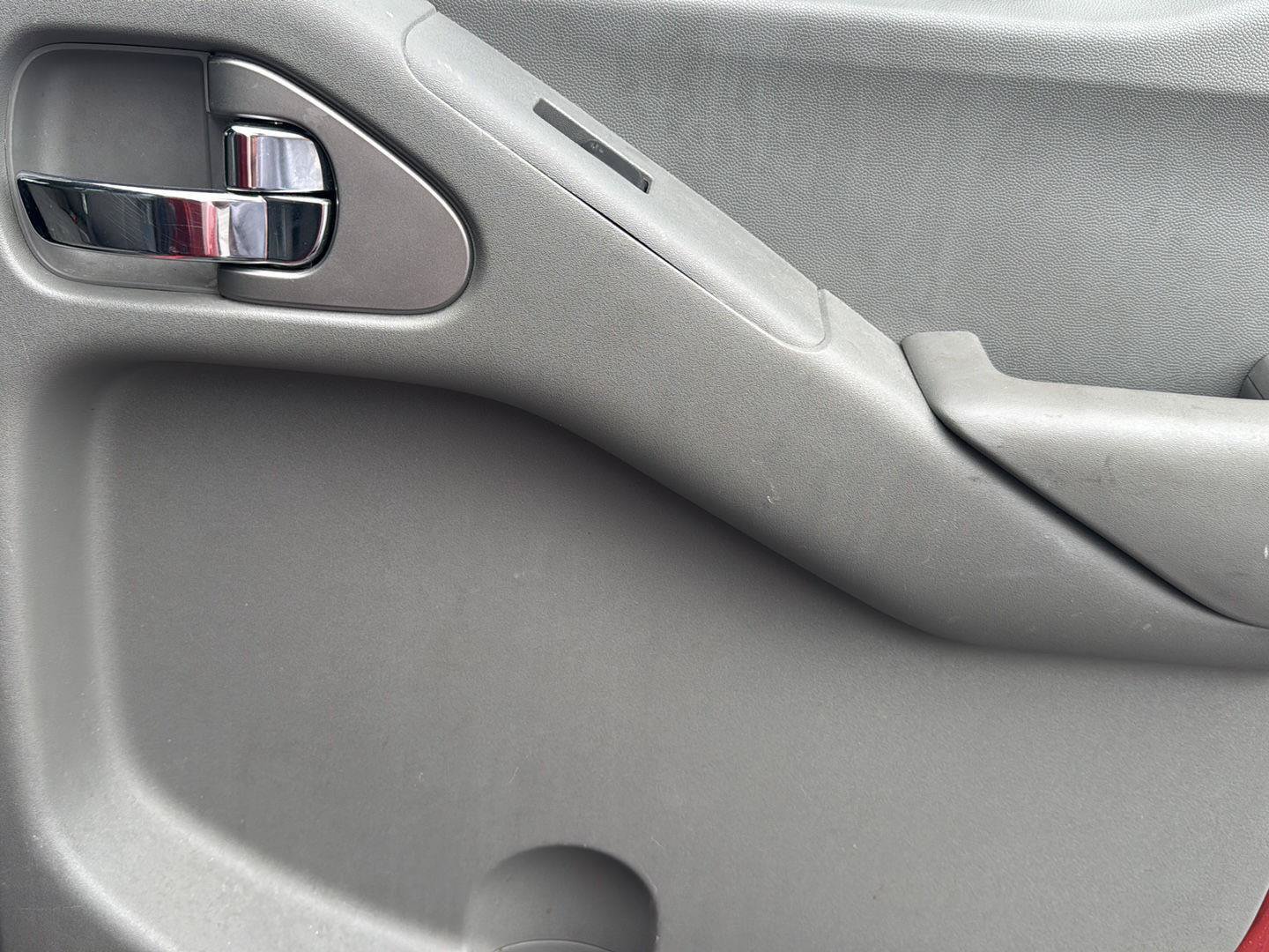 Used 2014 Nissan Frontier SV AWD/4WD image 24