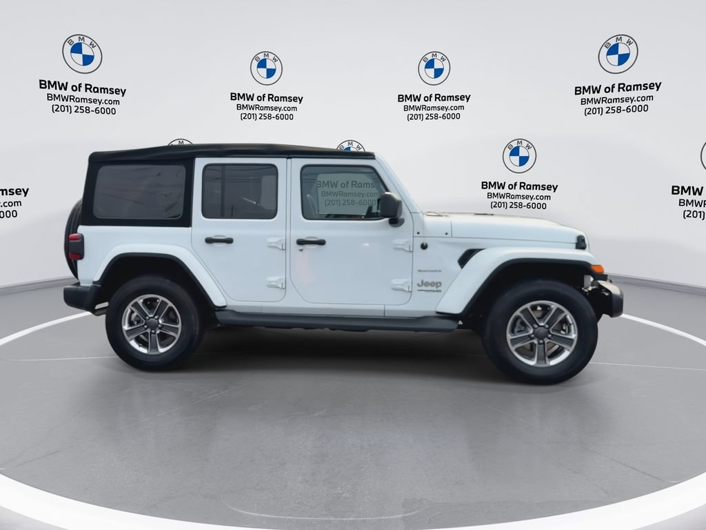 Used 2018 Jeep Wrangler Unlimited Sahara AWD/4WD image 9