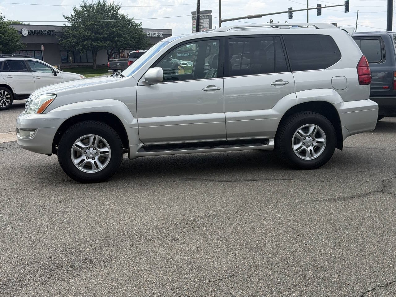 Used 2004 Lexus GX 470 w/ Preferred Accessory Pkg AWD/4WD image 6