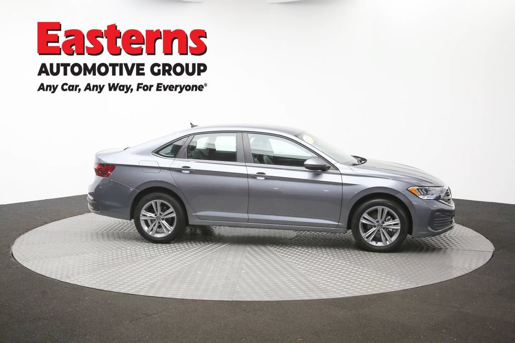Used 2024 Volkswagen Jetta SE FWD image 40