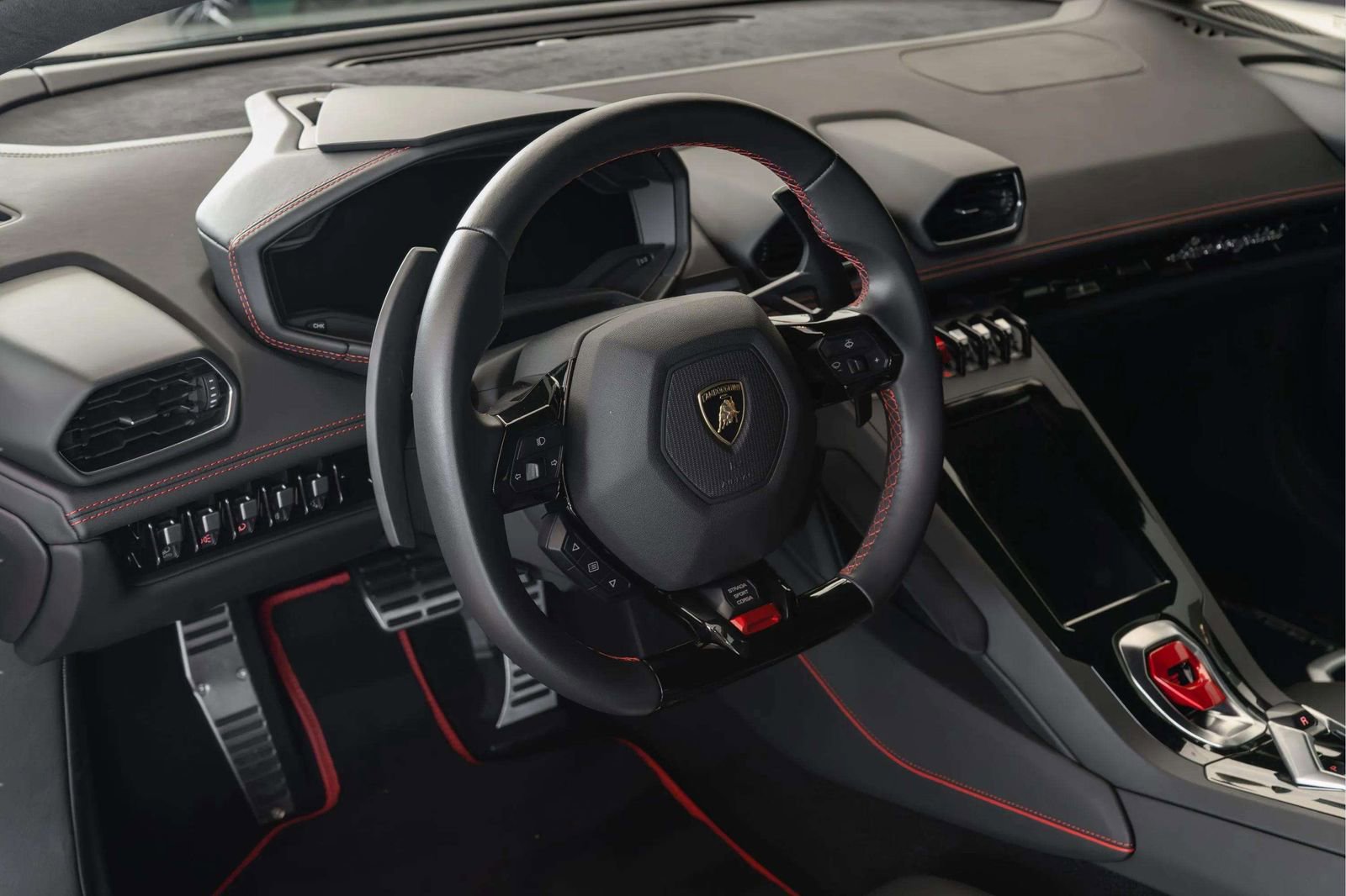 Used 2023 Lamborghini Huracan EVO RWD image 24