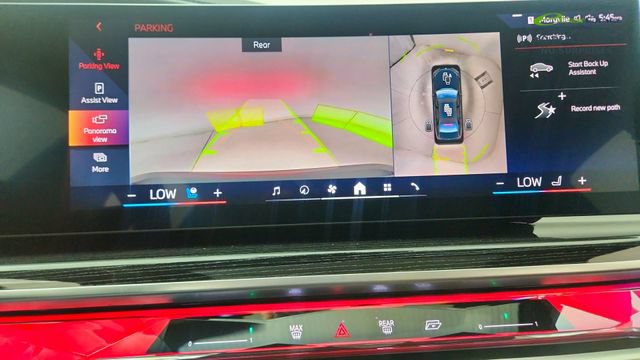 Used 2025 BMW i7 eDrive50 w/ M Sport Package RWD image 46