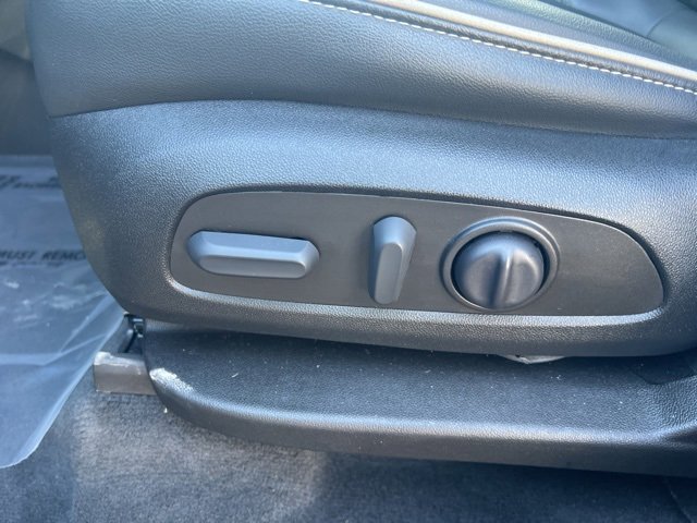 Used 2023 Chevrolet Traverse Premier image 29