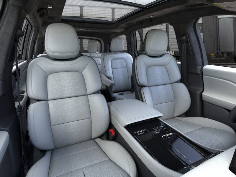 New 2026 Lincoln Aviator Black Label w/ Jet Appearance Package image 11
