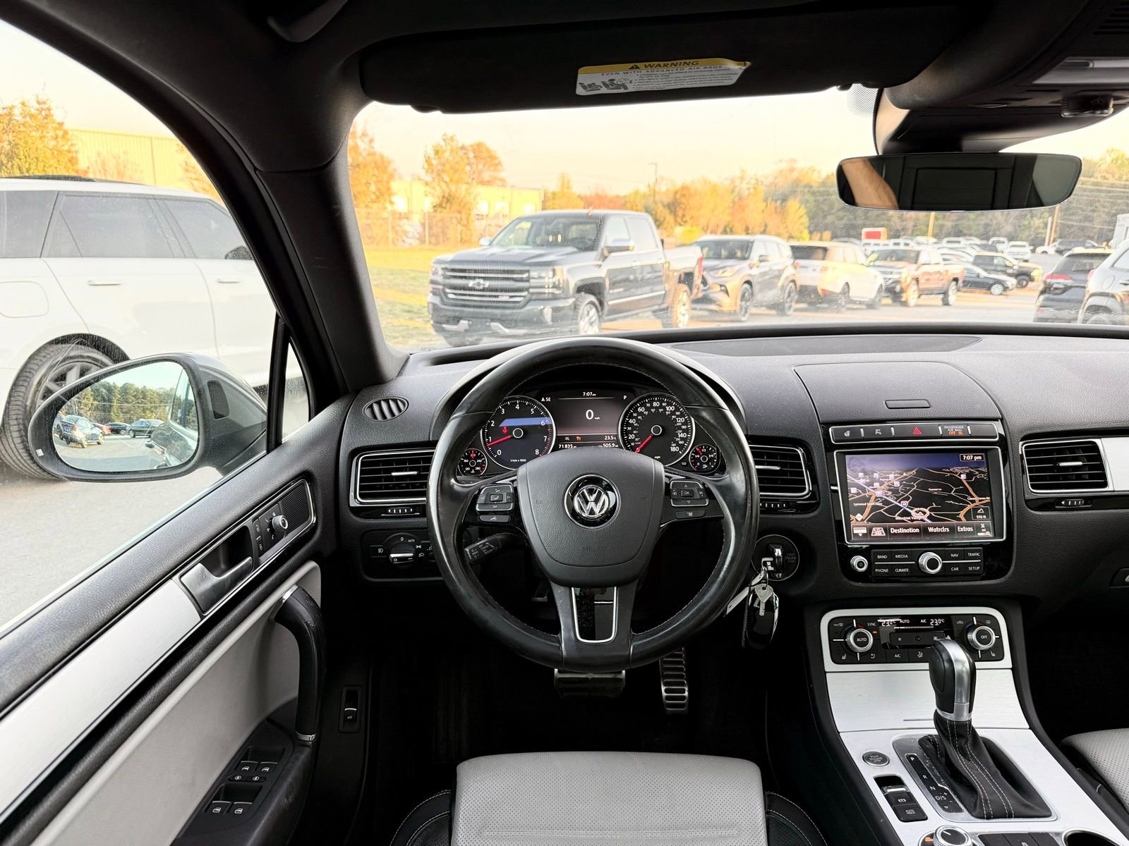 Used 2017 Volkswagen Touareg Wolfsburg Edition AWD/4WD image 32