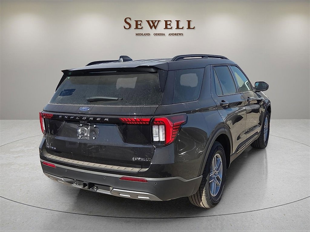 New 2026 Ford Explorer Active image 4