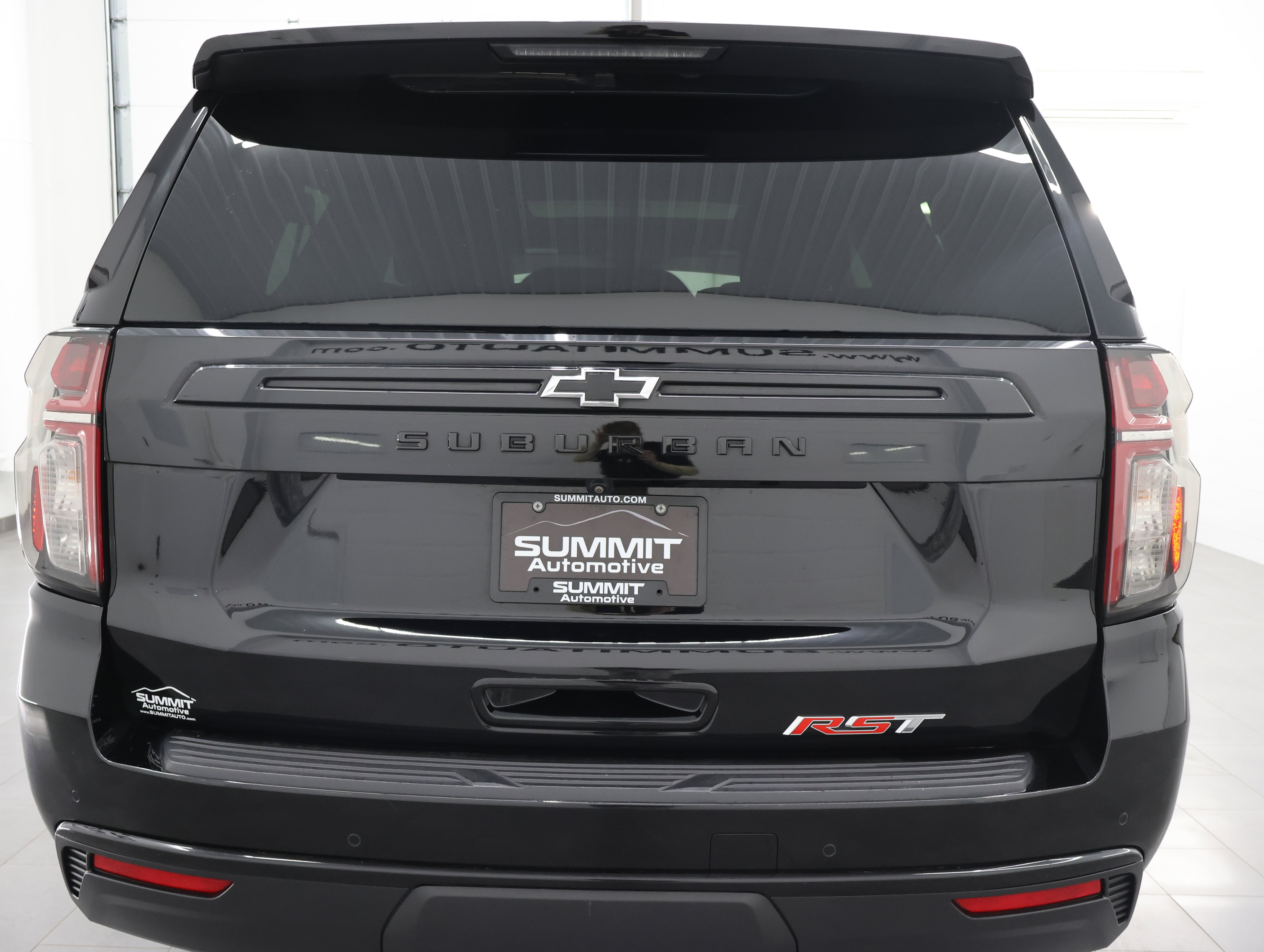 Used 2023 Chevrolet Suburban RST w/ Luxury Package AWD/4WD image 33