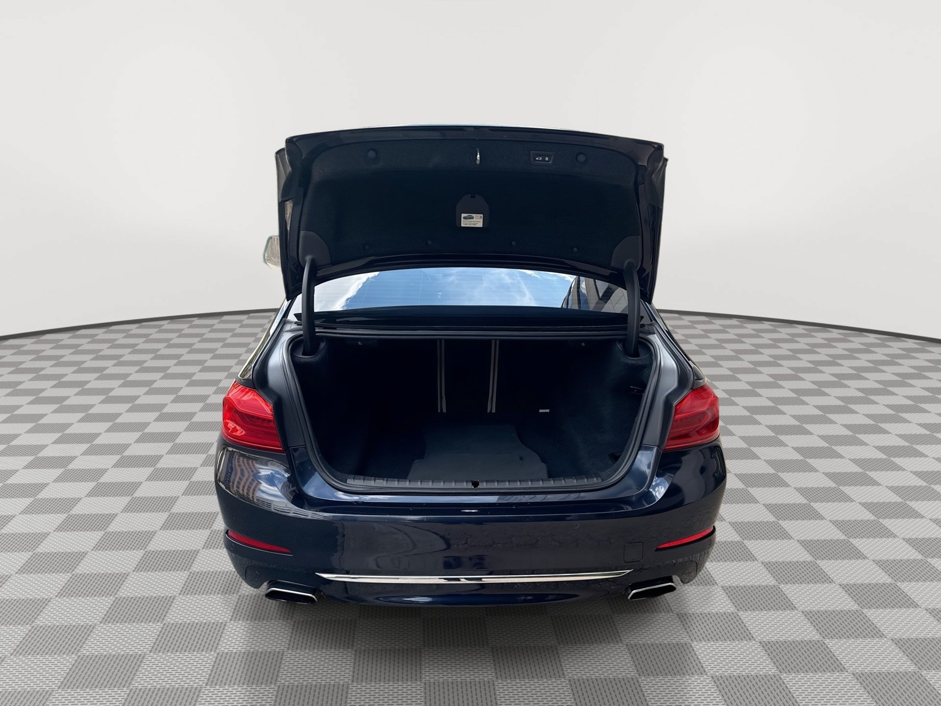 Used 2018 BMW 540i RWD image 21