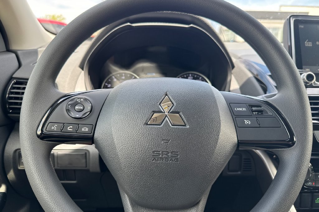 New 2026 Mitsubishi Eclipse Cross LE AWD/4WD image 25
