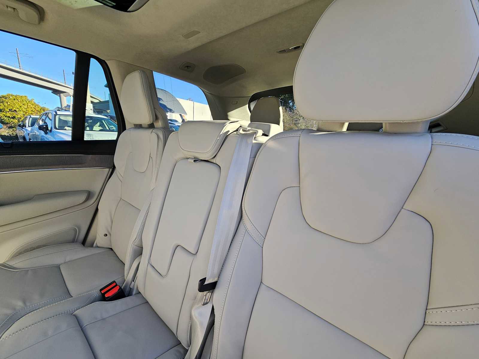 New 2025 Volvo XC90 B6 Ultra image 19