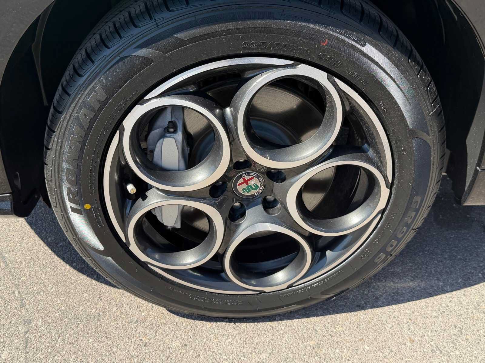 Used 2024 Alfa Romeo Tonale Ti AWD/4WD image 34
