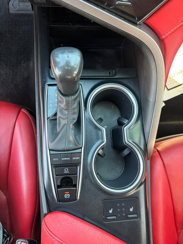 Used 2020 Toyota Camry XSE image 8