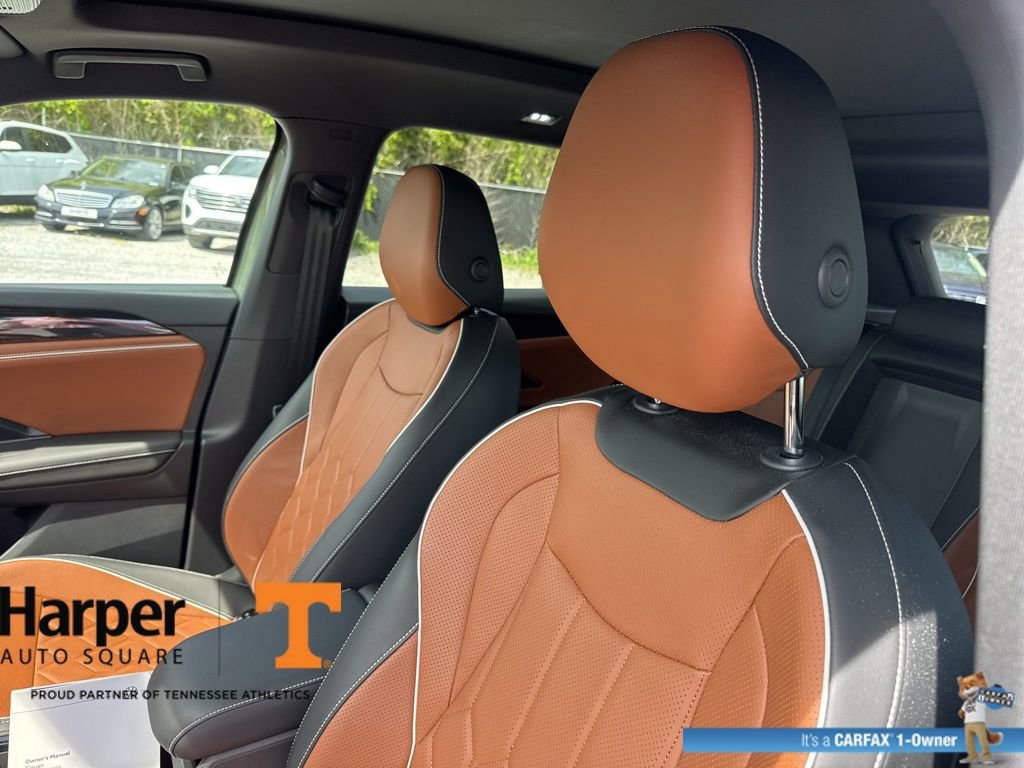 Used 2025 Volkswagen Tiguan SEL R-Line image 12