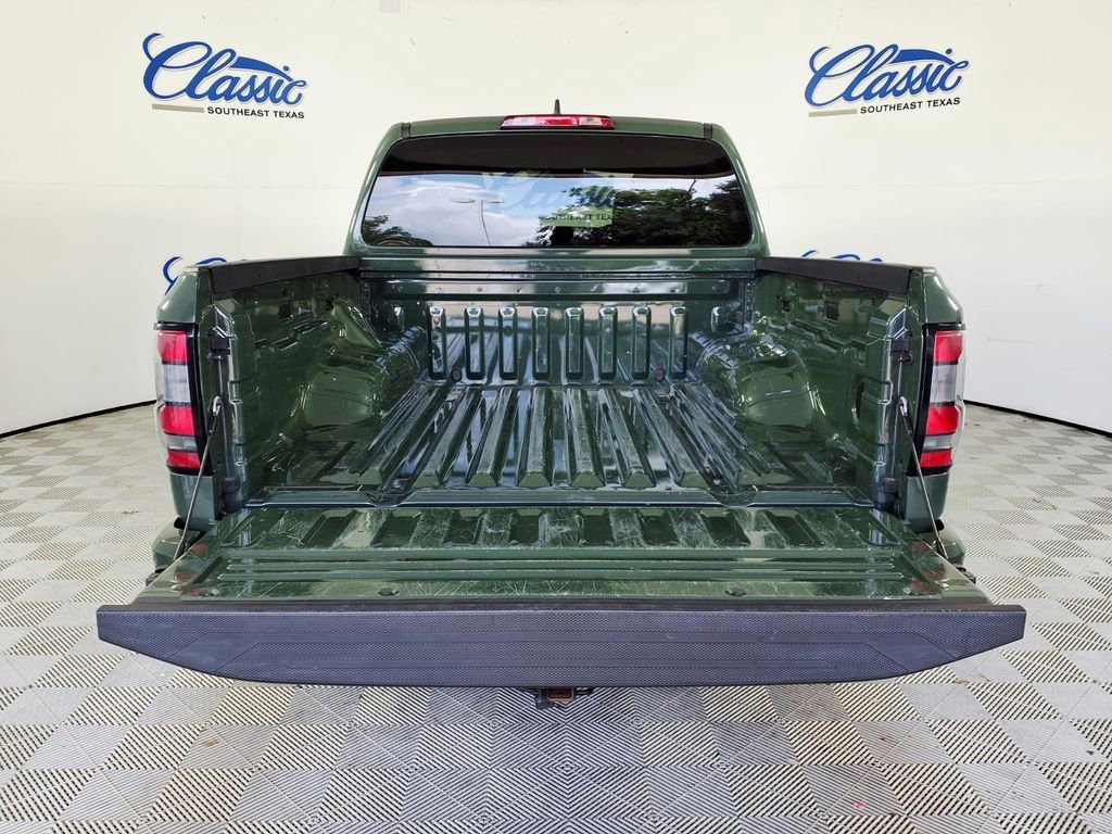 Used 2024 Nissan Frontier SV w/ Technology Package RWD image 5