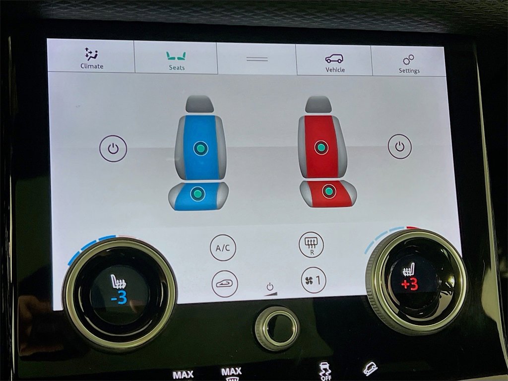 Used 2019 Land Rover Range Rover Velar R-Dynamic SE image 21