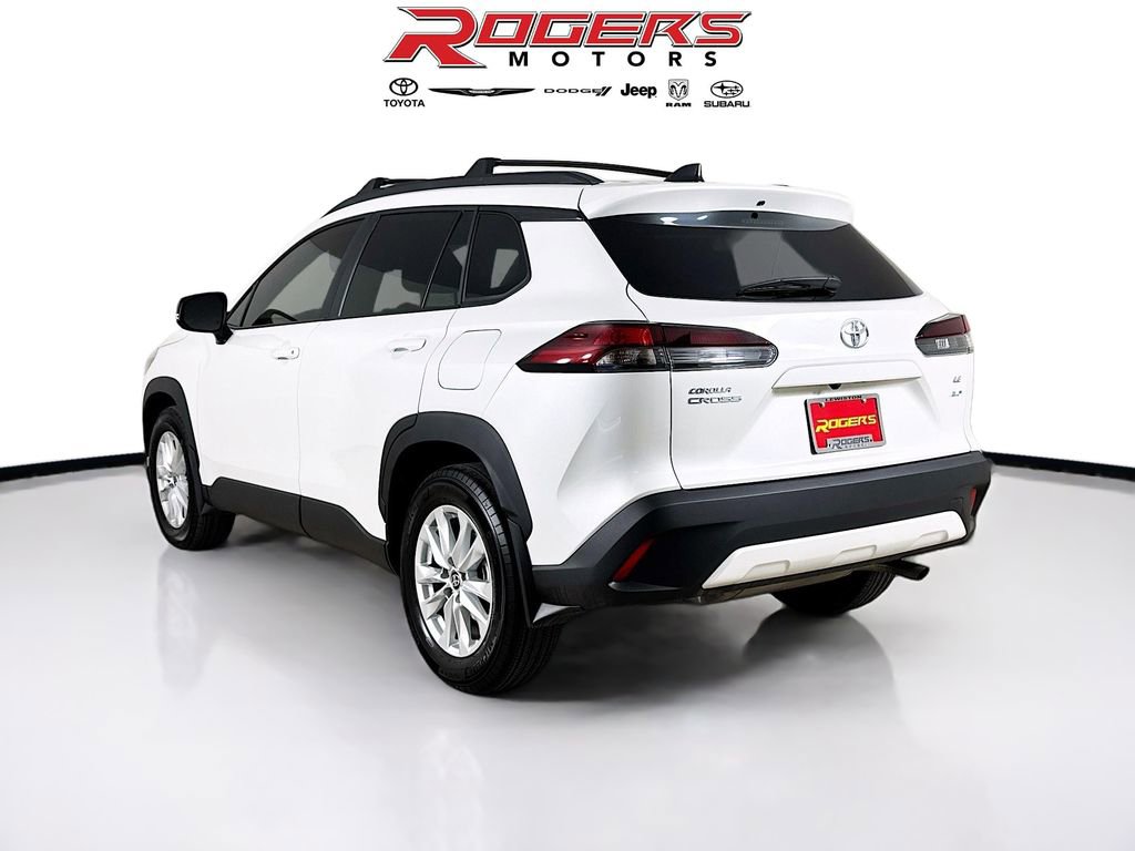 Used 2026 Toyota Corolla Cross LE AWD/4WD image 11