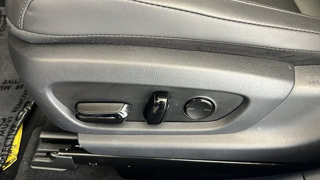 Used 2025 Lexus ES 300h w/ Premium Package FWD image 37