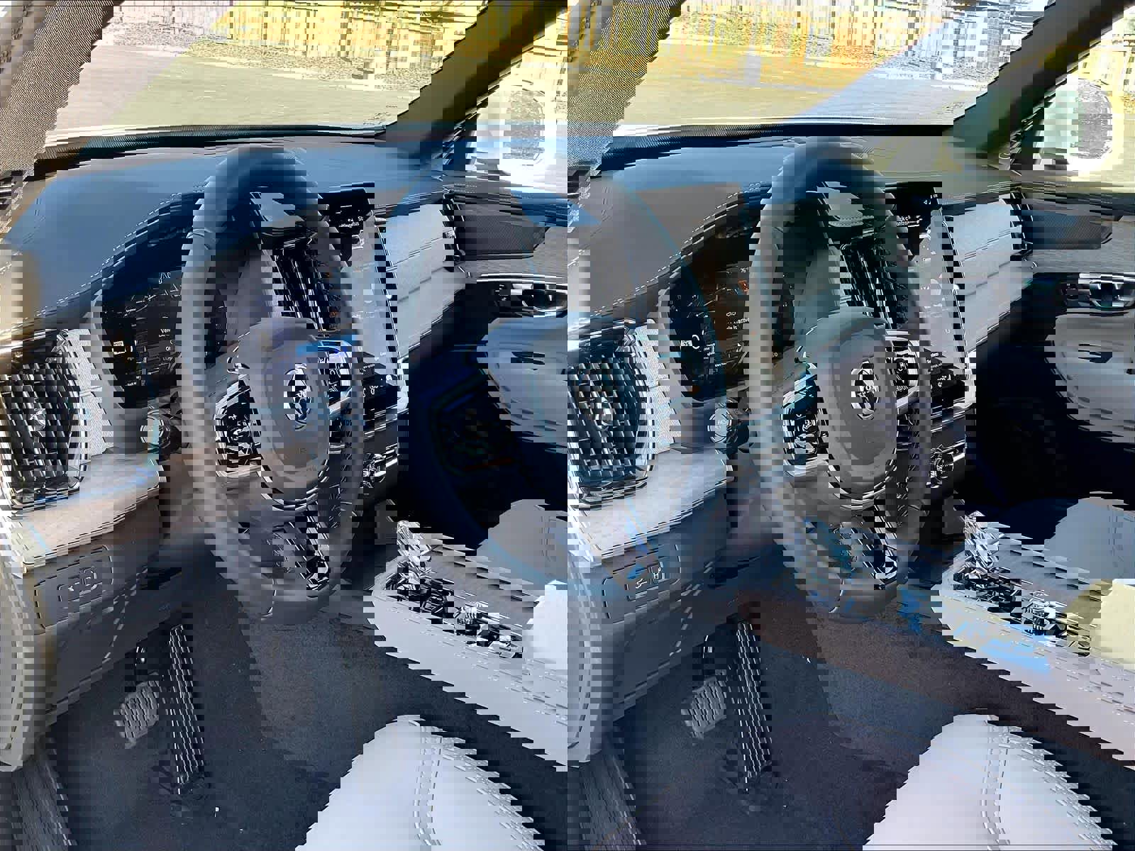 New 2026 Volvo XC90 T8 Plus w/ Protection Package Premier image 8