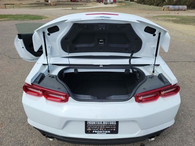 Used 2023 Chevrolet Camaro LT w/ Technology Package image 23