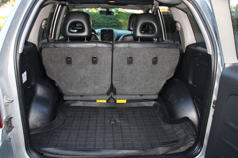 Used 2005 Toyota RAV4 4WD image 17