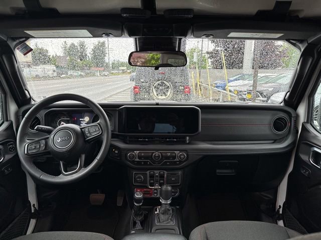 Used 2025 Jeep Wrangler Unlimited Rubicon AWD/4WD image 19