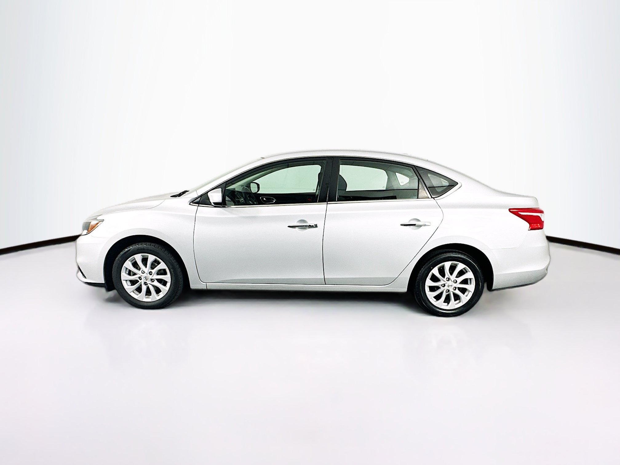 Used 2019 Nissan Sentra SV FWD image 4
