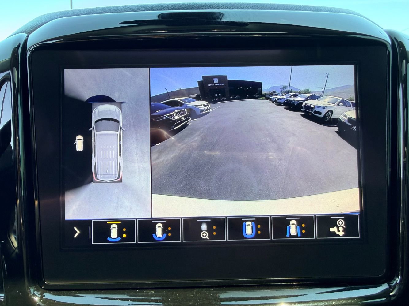 Used 2020 Chevrolet Traverse Premier AWD/4WD image 17