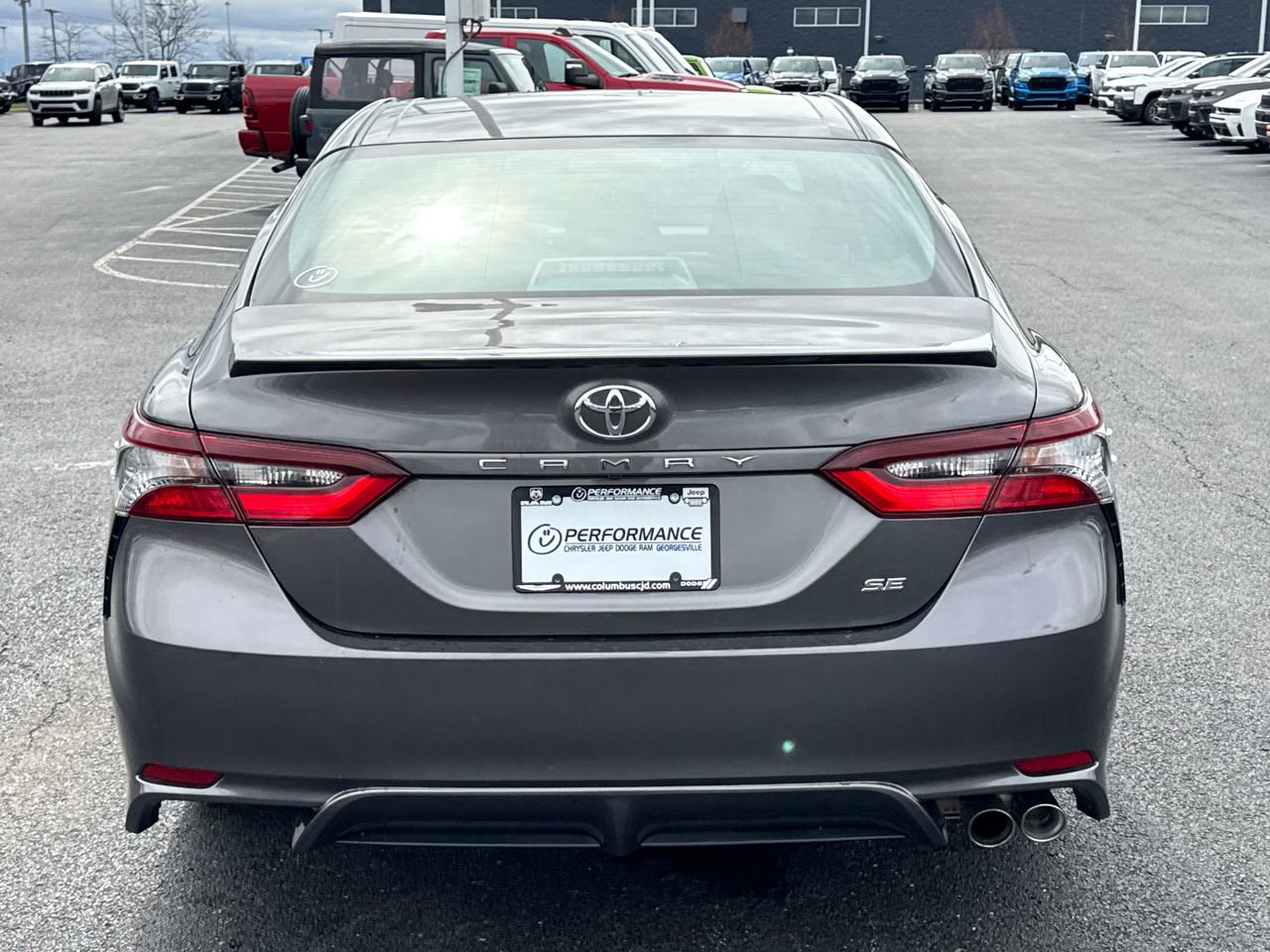 Used 2024 Toyota Camry SE image 4