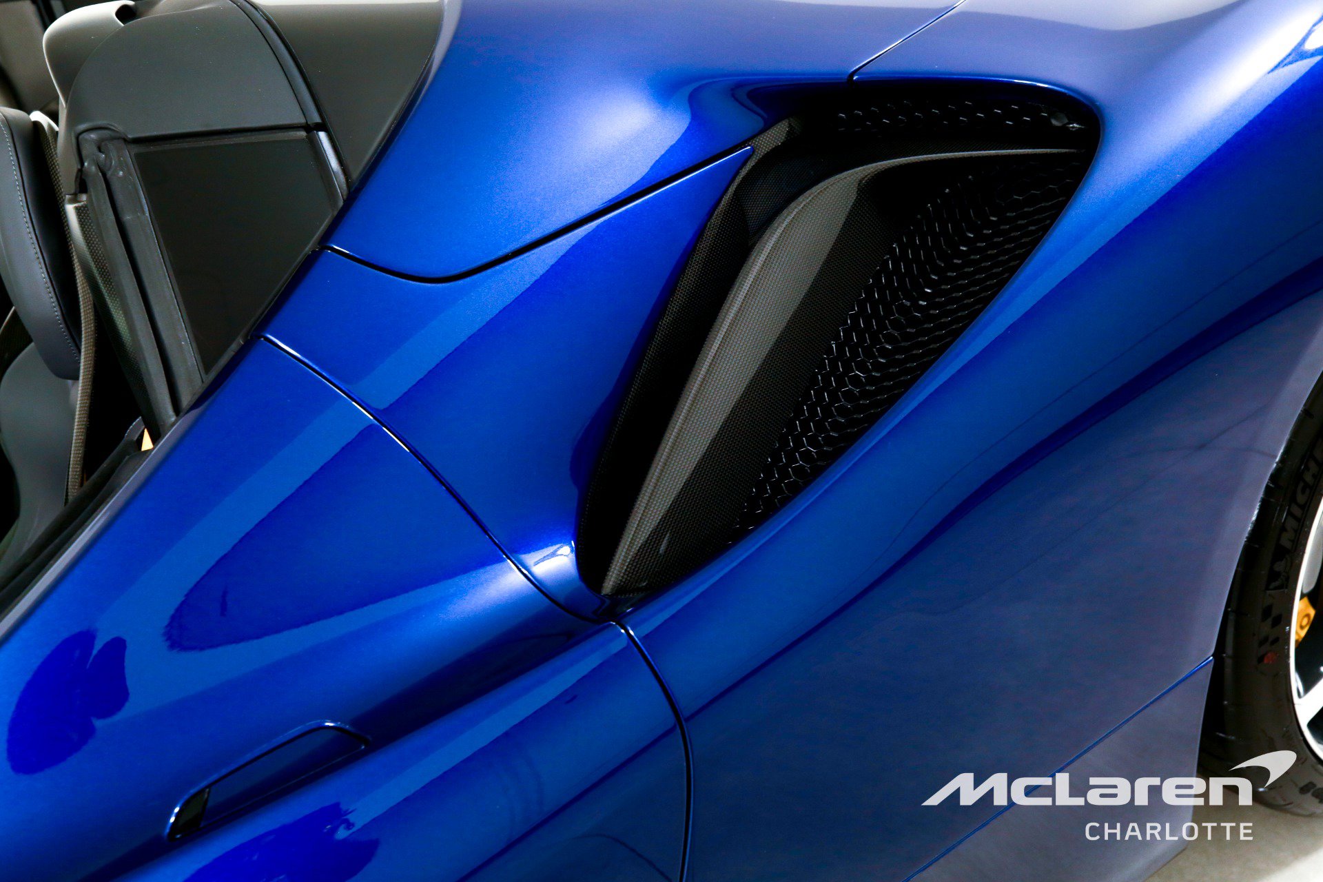 Used 2022 Ferrari SF90 Spider image 37