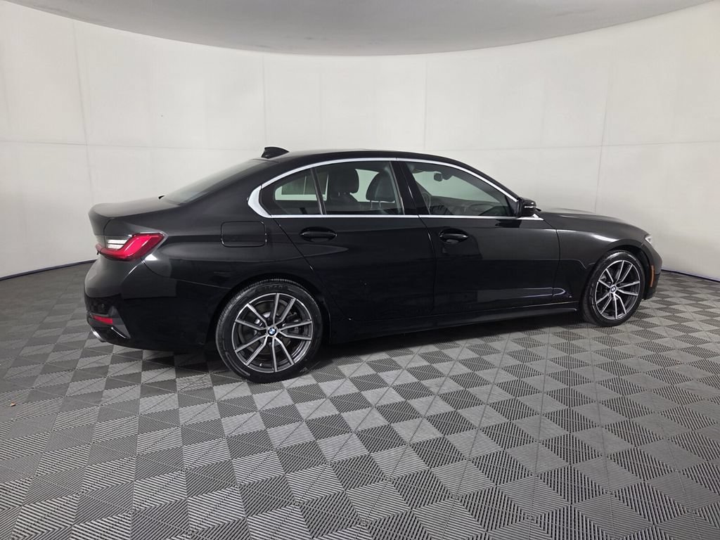 Used 2020 BMW 330i Sedan w/ Driving Assistance Package RWD image 4