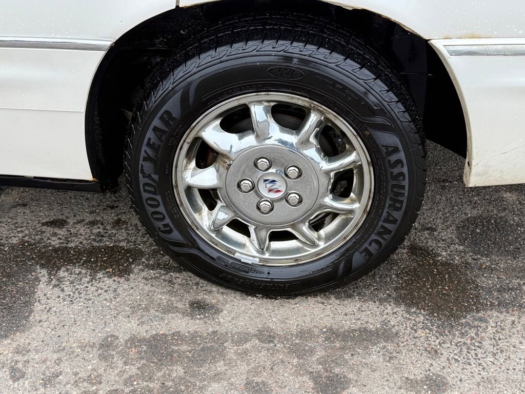 Used 2002 Buick Park Avenue w/ Prestige Pkg image 4