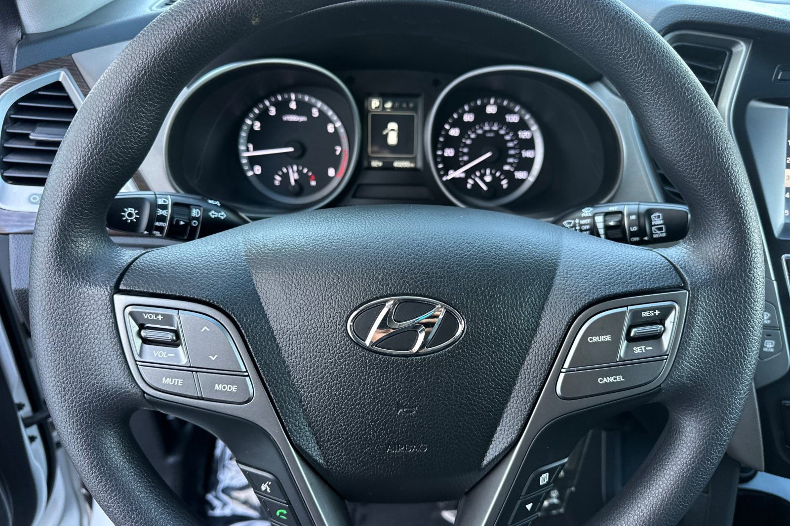 Used 2017 Hyundai Santa Fe Sport FWD image 28
