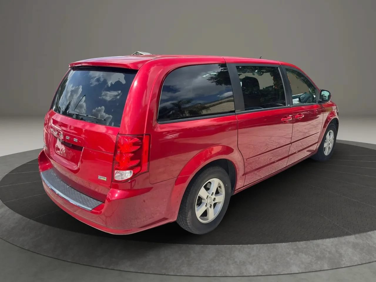 Used 2013 Dodge Grand Caravan SXT FWD image 5