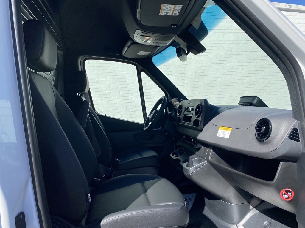 Used 2025 Mercedes-Benz Sprinter 2500 image 10