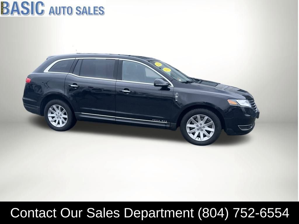 Used 2019 Lincoln MKT AWD image 5
